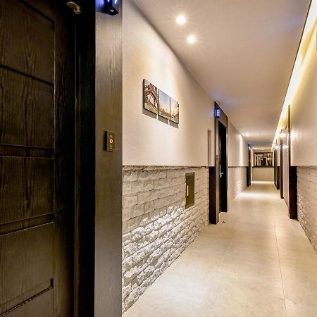 French Code Hotel Changwon Bagian luar foto