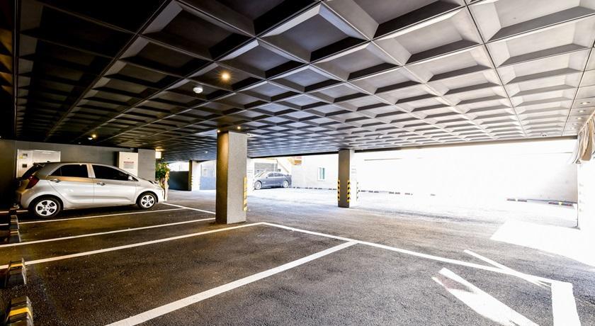 French Code Hotel Changwon Bagian luar foto