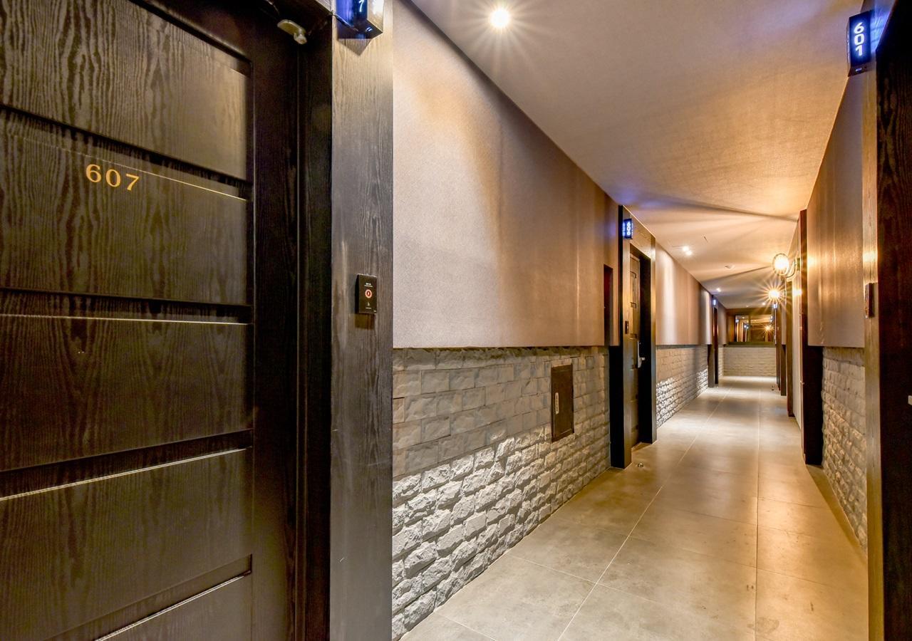 French Code Hotel Changwon Bagian luar foto