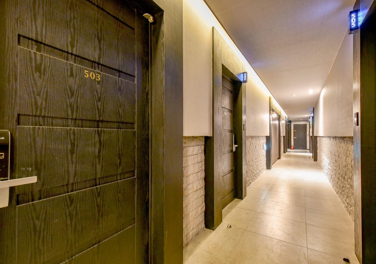 French Code Hotel Changwon Bagian luar foto