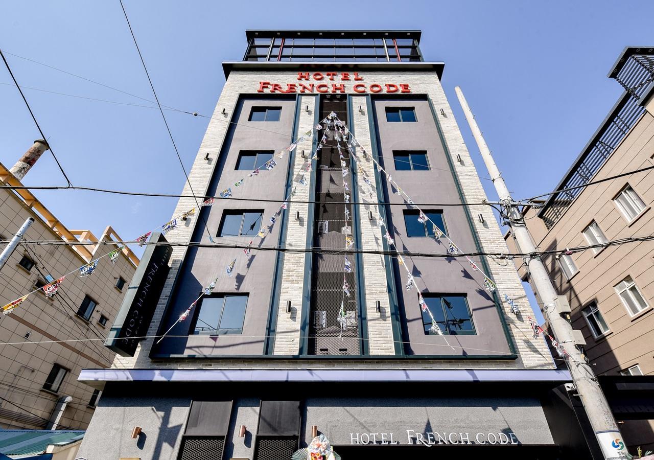 French Code Hotel Changwon Bagian luar foto