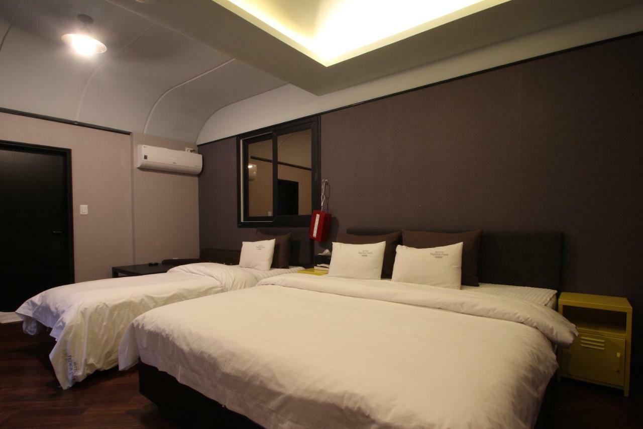 French Code Hotel Changwon Bagian luar foto